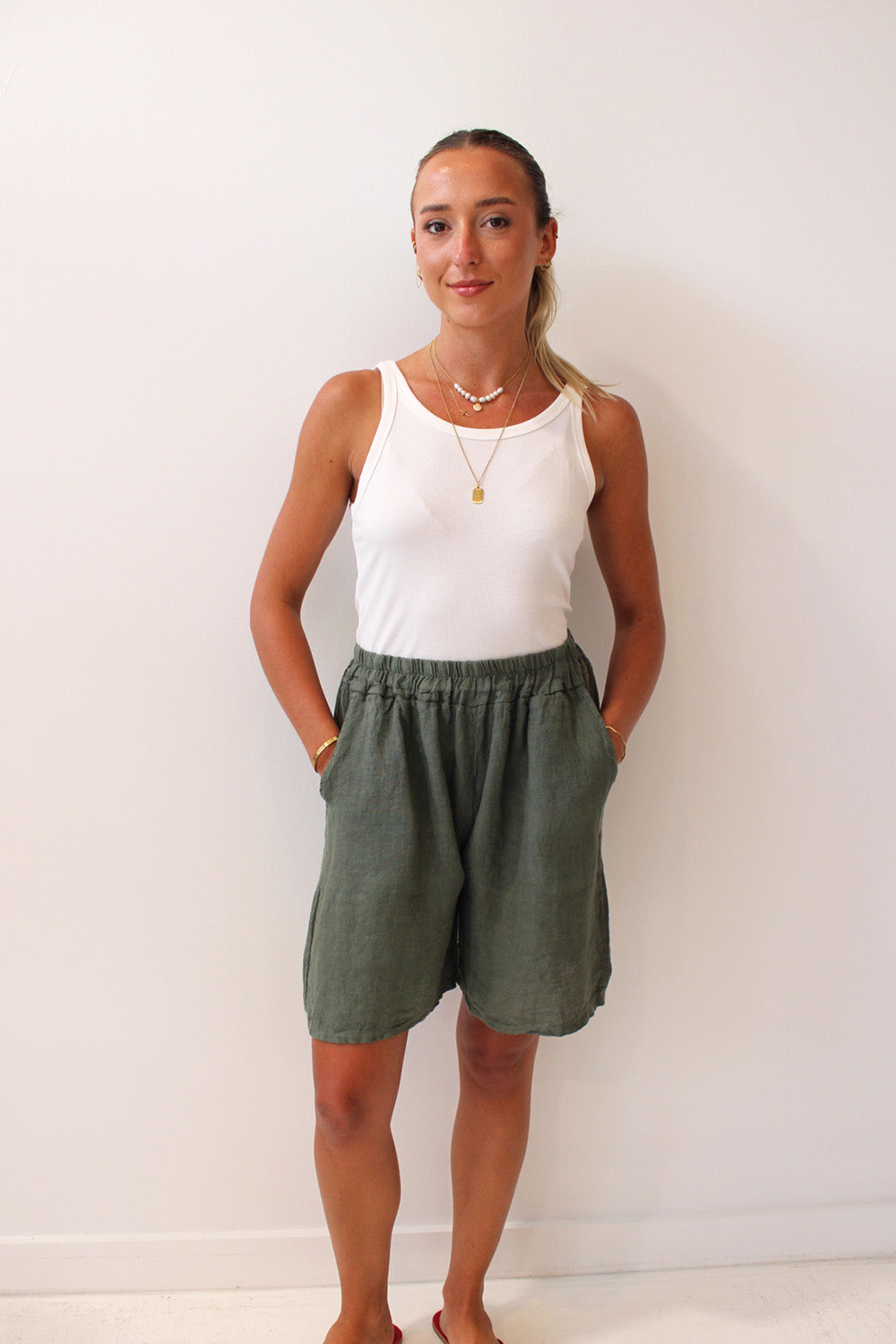 Short Antonella